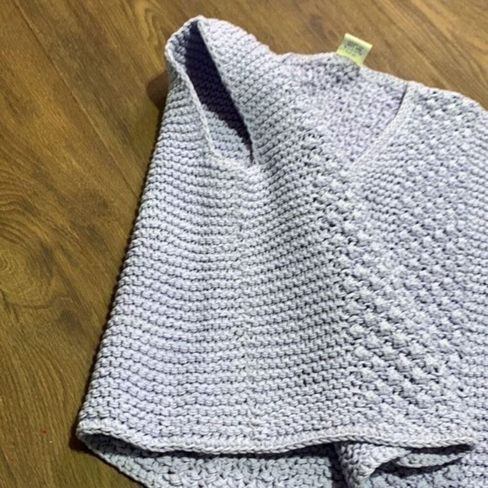 HANDKNITS lavander knit vest with triangle buttons hand made - Picture 5 of 10